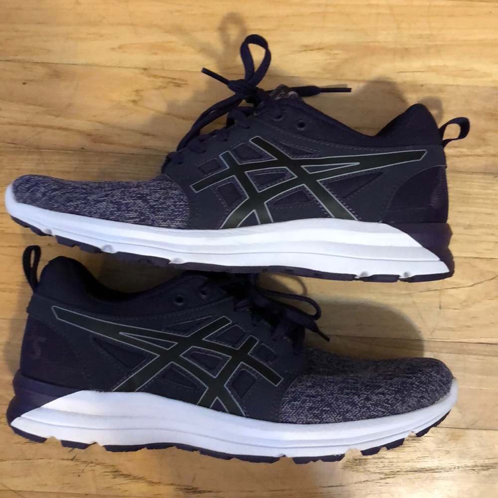 ASICS Running Shoes - Picture 2 of 4